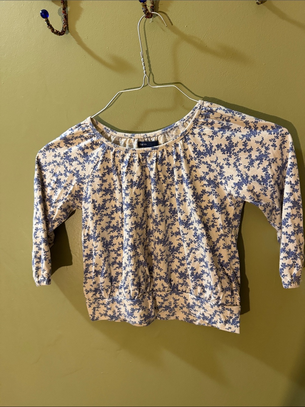 GAP Cream Long Sleeve Tee with Blue Floral Print 6:7
